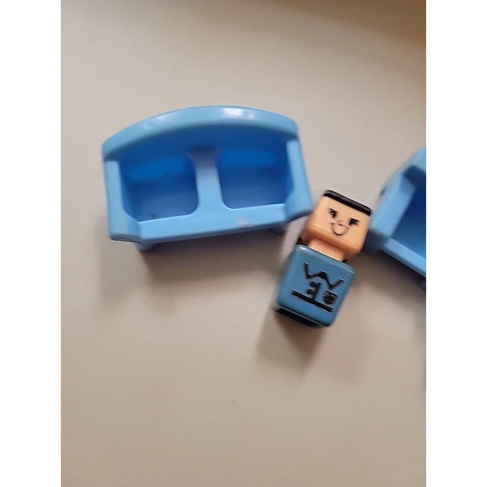 Vtg‎ Playskool Familiar Places Living room People Figure Couch chairs